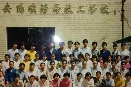 白天搬砖晚上码字，50多岁农民工在今日头条重拾写作梦想 