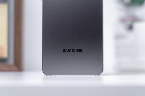 眼前一亮！三星Galaxy S25 Edge深度评测：轻薄旗舰的创新与实力