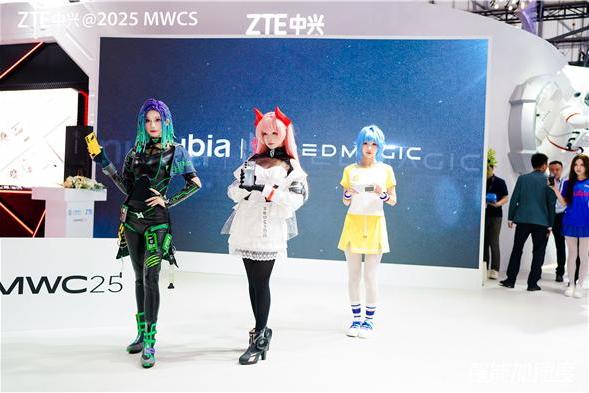 硬核科技与次元破壁融合，中兴通讯AI终端亮相2025MWC上海