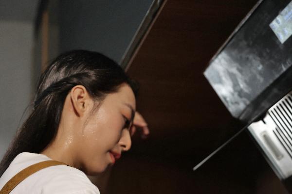  夏厨中暑高发，如何应对厨房“高温”？