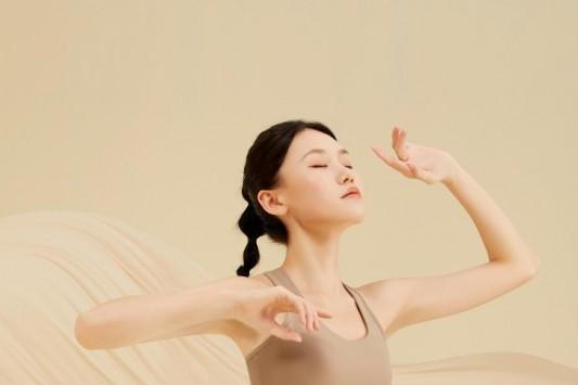 告别厚重束缚！小熊电器轻柔pro暖宫带：穿戴舒适、暖得刚刚好