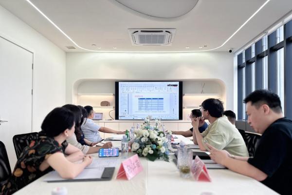  重磅发布：全球首个AI“高考”课程出炉！英国LRN考试局为中学生铺设通往未来的“新赛道”