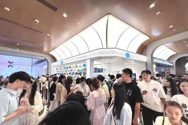 冷链近100%覆盖+单日破9.4万！兰熊鲜奶中原首店引爆健康饮品加盟热