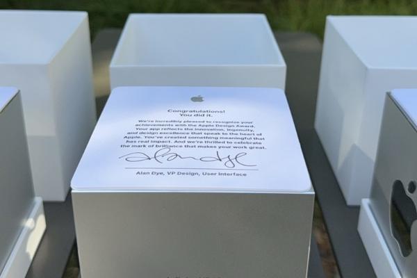  苹果WWDC25开幕 叠纸《无限暖暖》 斩获设计大奖
