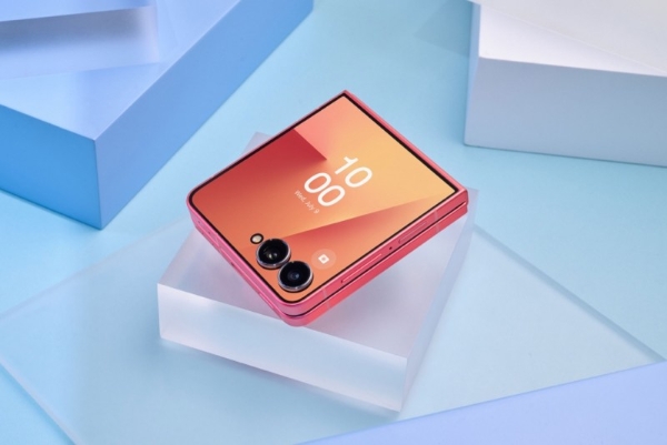 玲珑便携 轻巧随行 三星Galaxy Z Flip7焕新设计令体验跃升 
