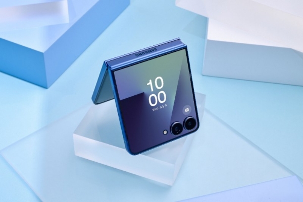 玲珑便携 轻巧随行 三星Galaxy Z Flip7焕新设计令体验跃升 