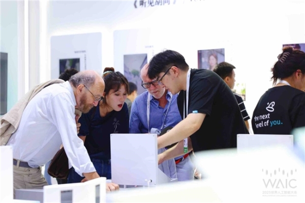 当AI学会主动思考：WAIC现场，出门问问TicNote让记录“活”起来