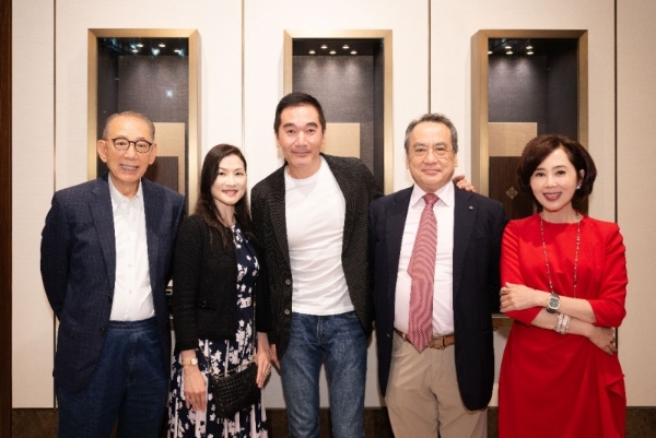 英皇钟表珠宝联袂百达翡丽揭幕全港最大旗舰店，杨受成偕梁朝伟、刘嘉玲、方中信齐聚撑场 
