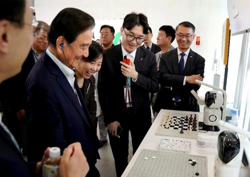 中韩科技对话再升级，韩国高规格代表团到访商汤科技 