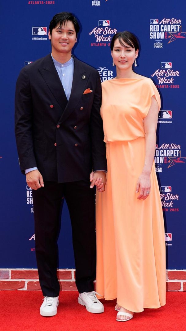 6-6平后三挥定乾坤！施瓦伯连轰三炮，国联“点球大战”夺2025全明星桂冠 