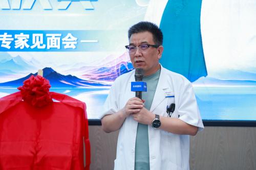 郑州尖峰眼科全国首家百例龙晶庆典，改写“清晰”新纪元！ 