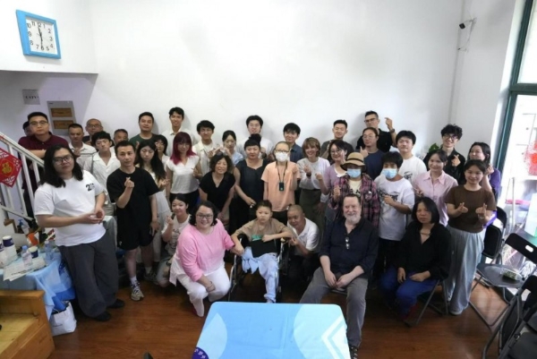 星星知我心：用艺术点亮生命的双向奔赴 