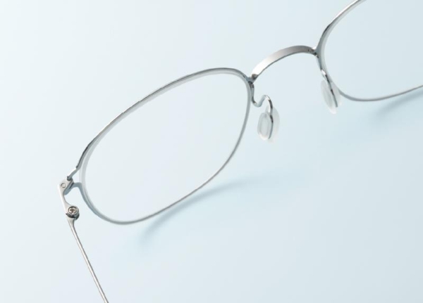 JINS Airframe系列新品，超轻β钛镜框轻盈上市 