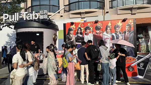 一周10万杯，一条视频让门店爆单1000杯，咖啡还能这么卖？ 