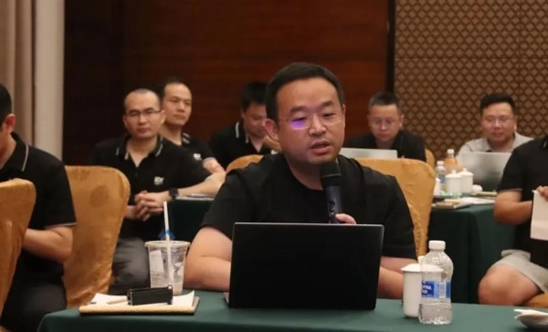 同心聚变，汇智破局 卡儿酷2025年中总结暨务虚会圆满结束 