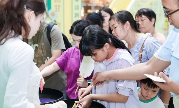 击剑世界冠军的清凉秘诀！孙一文助阵至本清润经典茶馆 