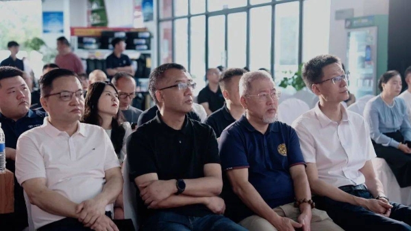 卡友福山城焕新出发，构筑商用车服务新生态！