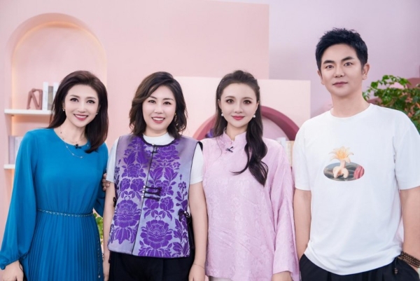 幼儿园也有“宫斗”？演员孙茜和张晓龙做客《妈耶》节目，分享“明星爸妈”的育儿经！ 