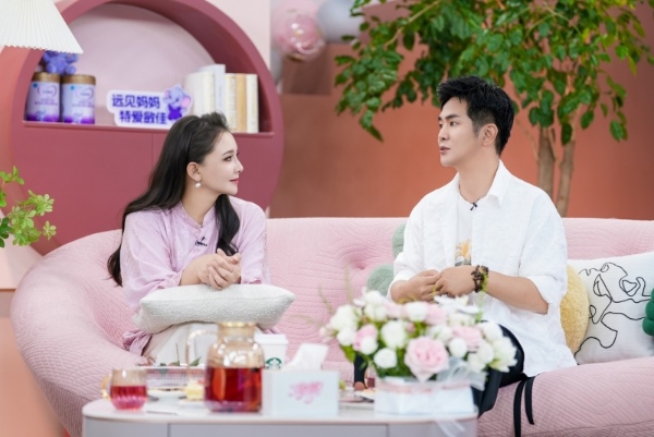 幼儿园也有“宫斗”？演员孙茜和张晓龙做客《妈耶》节目，分享“明星爸妈”的育儿经！ 