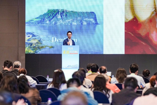 聚焦口腔种植前沿 · 开启微创精准种植新篇章 | 2025登腾济州岛国际论坛圆满举办 