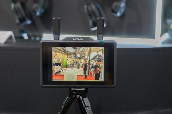 HOLLYLAND猛犸闪耀BIRTV：重磅新品全球首秀 
