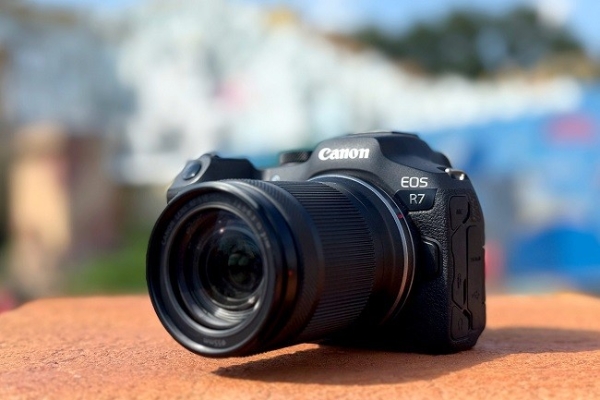 暑假酷爽一夏 佳能EOS R7游乐园实拍体验 