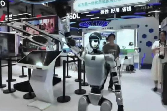智创未来 | 长三角绿洲智谷闪耀2025WAIC，携手园区科技企业共筑AI新生态