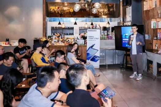三星新一代Galaxy Z系列 开启折叠屏主动交互新时代 