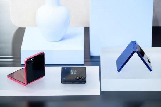 探秘三星Galaxy Z Flip7：精湛工艺打造掌心折叠旗舰 