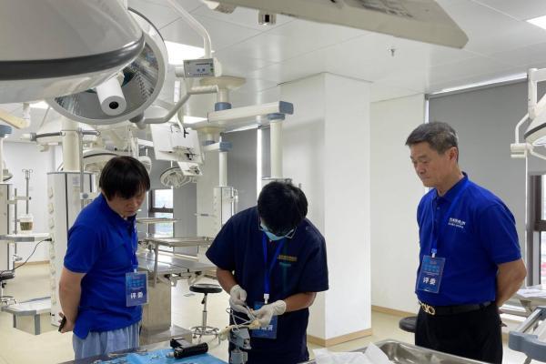 “2025年正副主任兽医师职级考核评定”落幕，新瑞鹏加速打造宠物医疗专科人才高地 