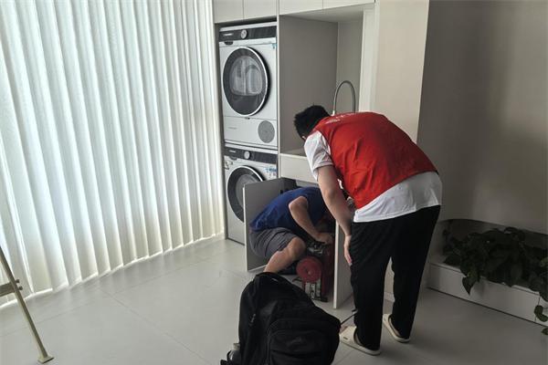 “能修还能赔” 保障更贴心 华安保险开展“安家宝”服务送到家暖心行动 