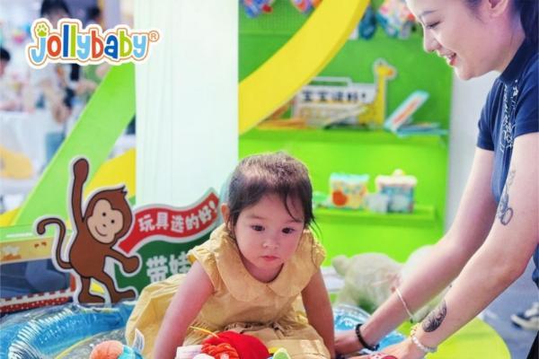 Jollybaby闪耀CBME 2025：7大新品全球首发，荣膺年度品牌跃升势能大奖！ 