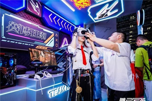BW2025技嘉AORUS战力全开，次元突破！硬核电竞引爆文化狂潮 