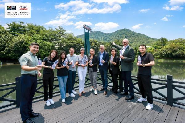 助力女篮亚洲杯！国际篮联莅临百岁山生产基地 