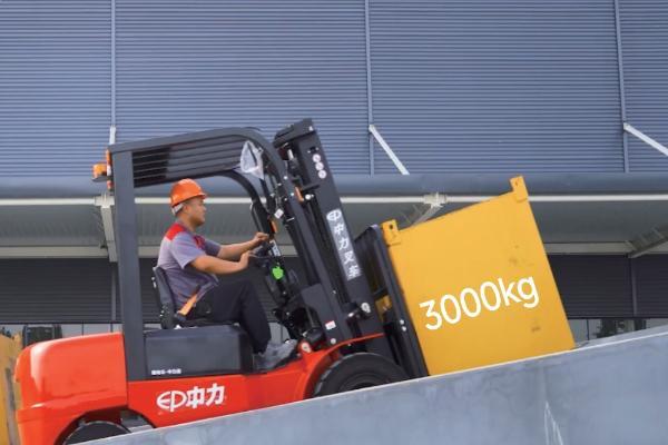 叉车“油改电” 中力换电再造2万起，改造升级自由选 