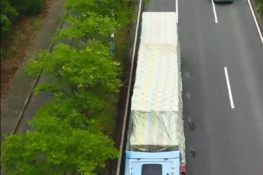 30年货运陈师傅：欧曼银河9就是我的移动堡垒 跑运输更有尊严 