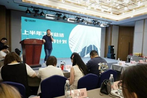 关镇铨2025上半年成绩斐然，以环保与服务双优势领跑上海家装市场 