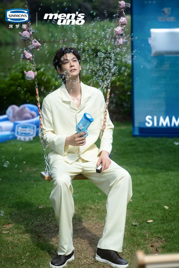 动感夏韵，Simmons席梦思睡枕解锁夏日泠爽体验 