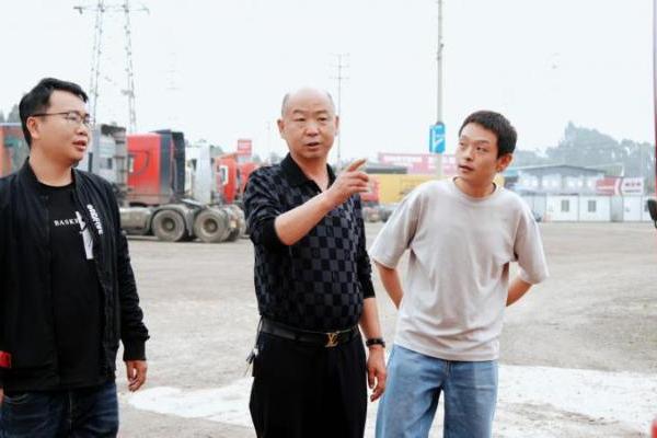 16载幸福同行 东风商用车携手云南洪盛祥物流绘就幸福图景 