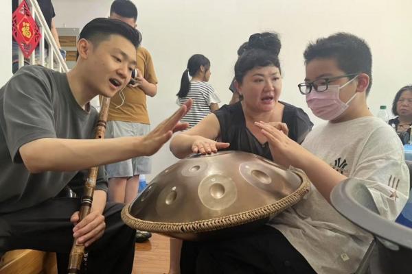星星知我心：用艺术点亮生命的双向奔赴 