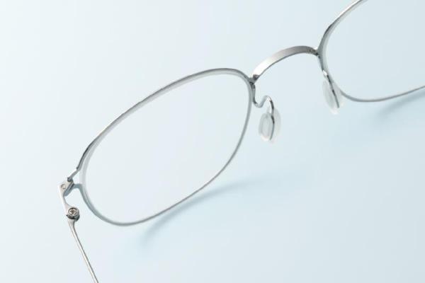 JINS Airframe系列新品，超轻β钛镜框轻盈上市 