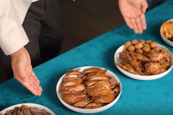 一只“紫燕”飞入万家餐桌，紫燕食品以安全与创新领航卤味产业 