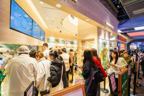 从区域深耕到全国绽放：兰熊鲜奶品牌2025加速跑 多城首店登顶引爆消费热潮 