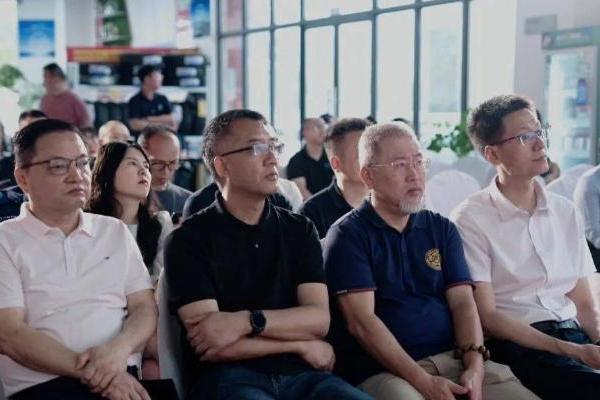 卡友福山城焕新出发，构筑商用车服务新生态！