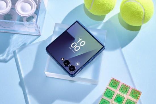 随心变换视角 用三星Galaxy Z Flip7创意自拍由你定义 