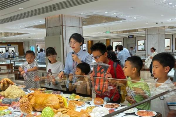 暑期玩乐学逛攻略 来菜百首饰开启“体验+福利”季