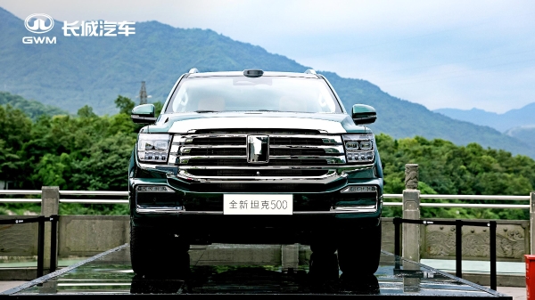 魏建军亲交全新坦克500，2 小时大定破 1.2 万，开启智能豪华越野新时代
