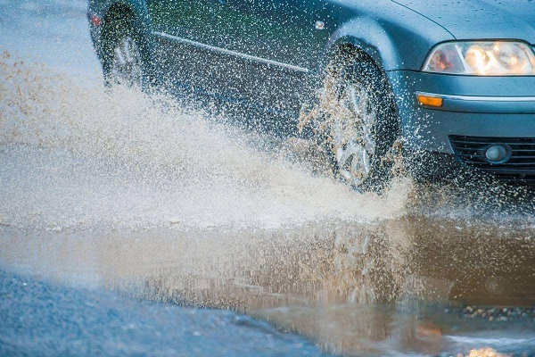 “暴雨侵袭，地下室返潮发霉？百奥变频除湿机助力灾后焕新” 