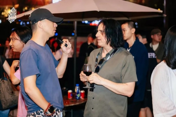 揭秘FIRST电影节后台：明星大咖人手一杯长城葡萄酒！ 