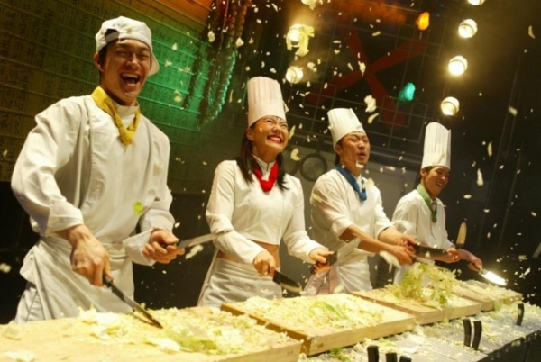 韩国国宝级演出《乱打秀》全球观众逼近1600万，明洞弘大剧场成文化地标 